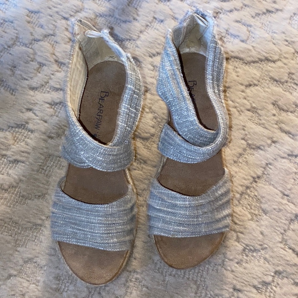 Bear paw sandal